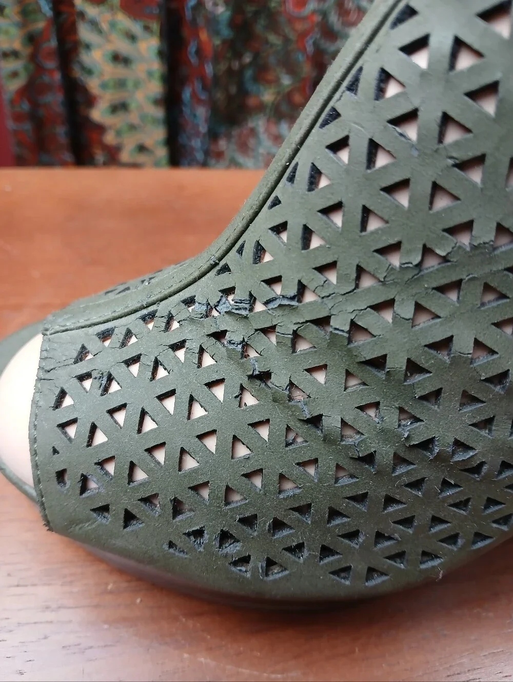 PARKER & SKY Olive Green Laser Cut Open Toe Gladiator Wedge Sandals Size 8
